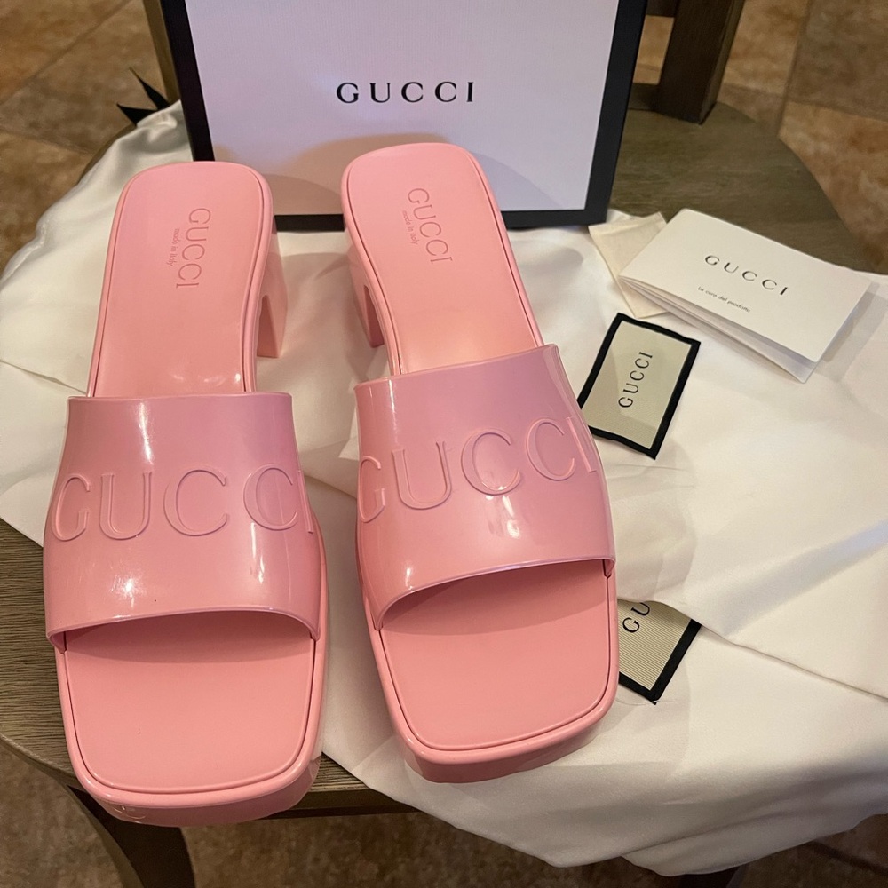 Gucci Wild Rose Rubber Slide Sandals 39
